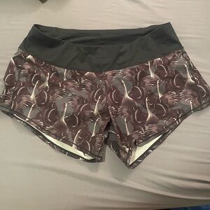 Oiselle roga shorts swan size 8